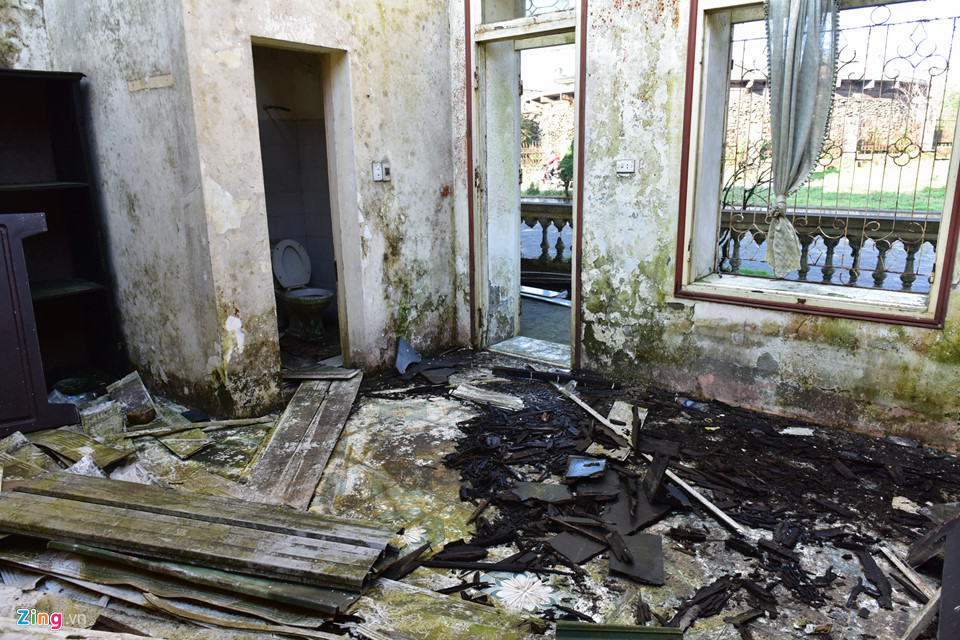 Nhiều nhà nghỉ trên đỉnh Mẫu Sơn bị bỏ hoang